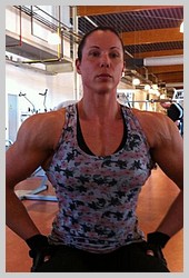 maria-wattel-tall-amazon-female-bodybuilder (23).jpg